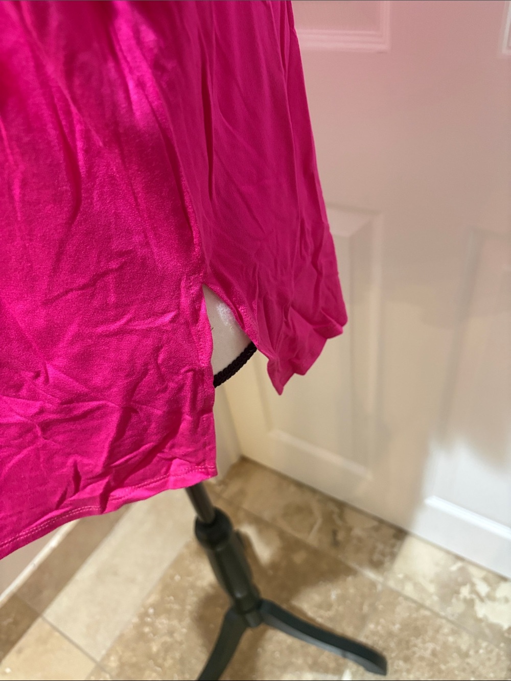 Women’s Pink V-Neck Short Sleeve Top - Picture 4 of 6